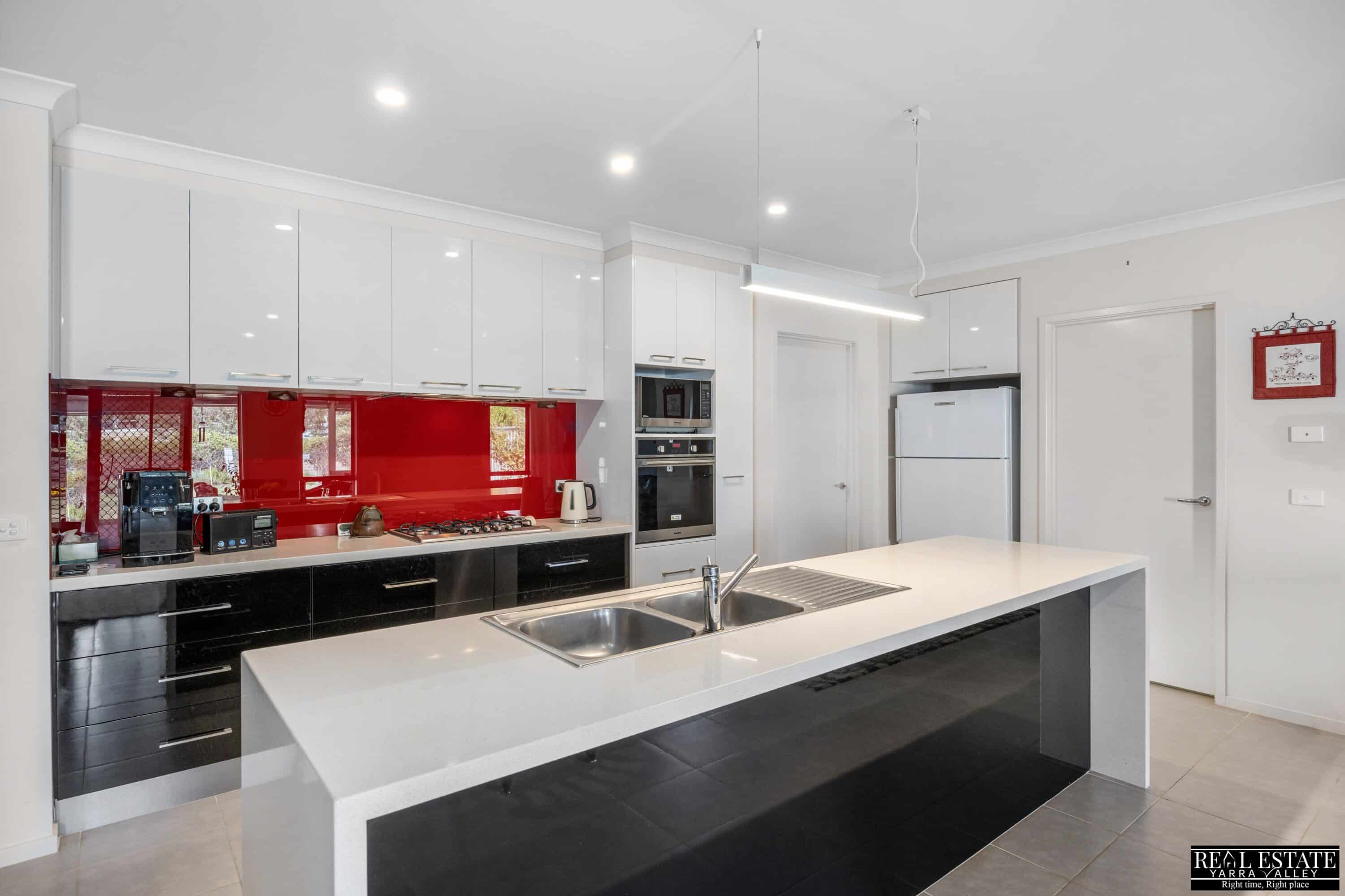 13 Mulqueeny Lane, YEA, VIC 3717 AUS