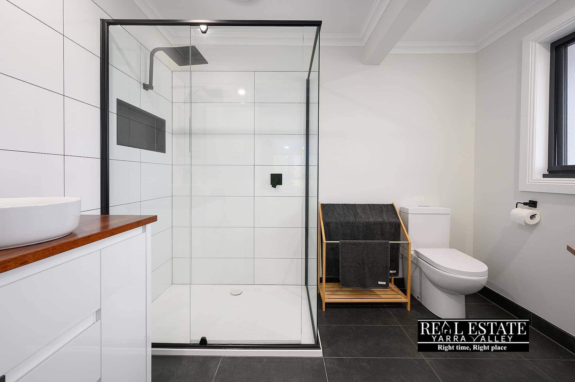 24 Hillcrest Grove, HEALESVILLE, VIC 3777 AUS