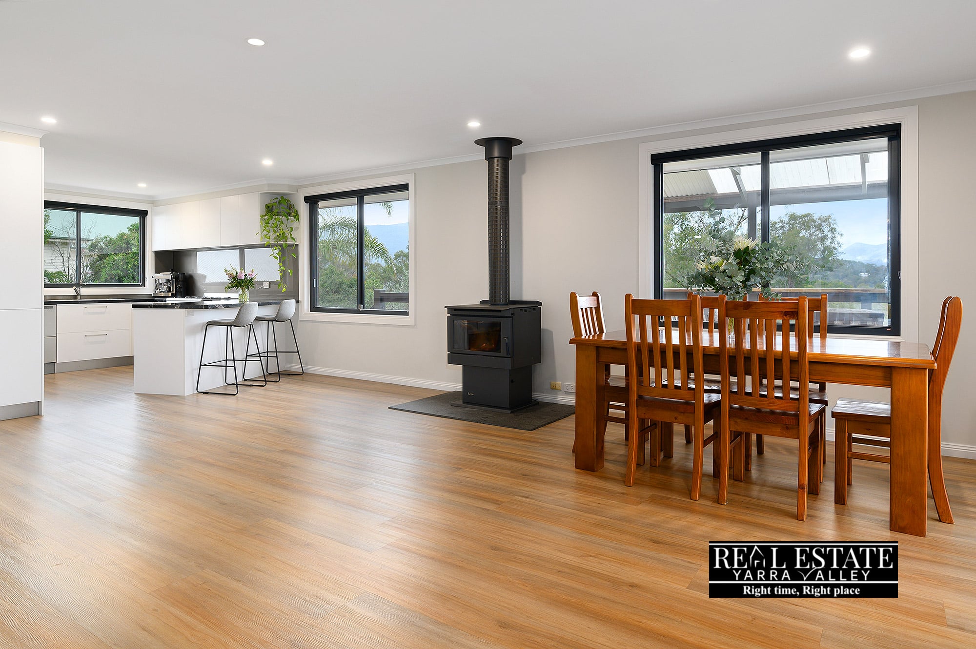 24 Hillcrest Grove, HEALESVILLE, VIC 3777 AUS