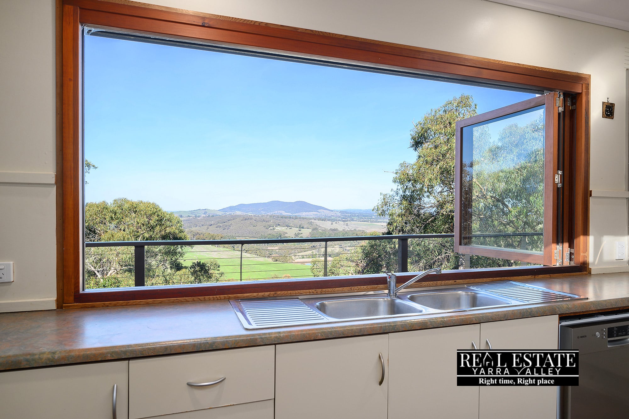 1 Kalamundra Terrace, HEALESVILLE, VIC 3777 AUS