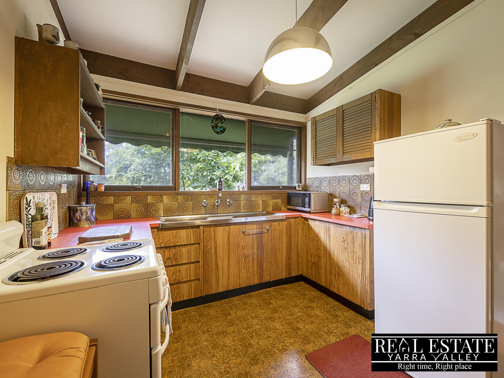 11 Beverley DVE, HEALESVILLE, VIC 3777 AUS