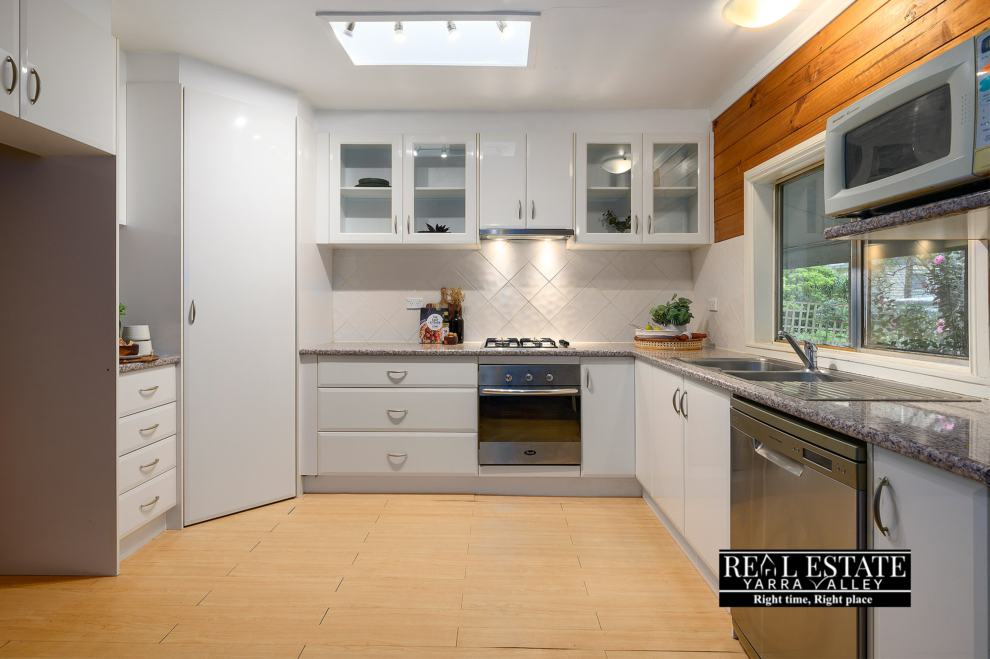 16 Chalet Road, BADGER CREEK, VIC 3777 AUS