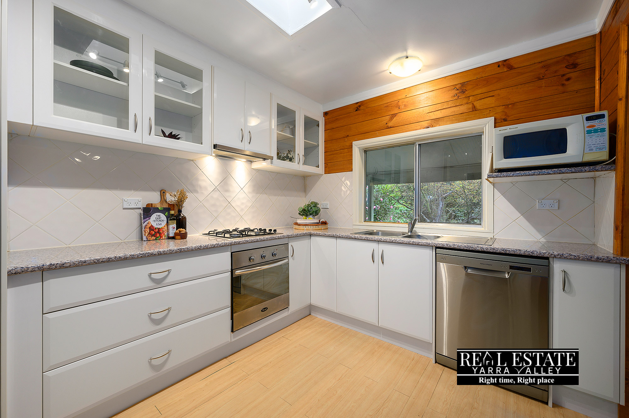 16 Chalet Road, BADGER CREEK, VIC 3777 AUS