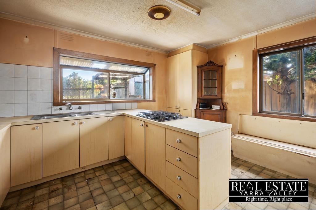 2 Pinnacle Avenue, FERNTREE GULLY, VIC 3156 AUS