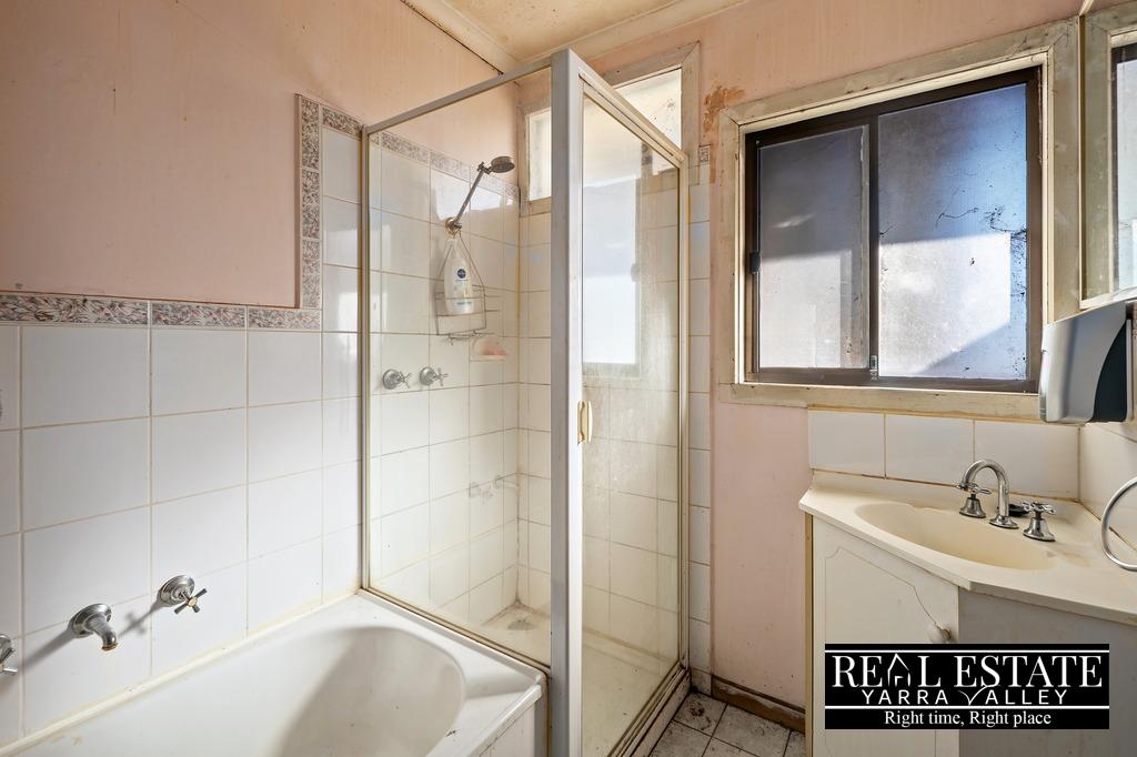 2 Pinnacle Avenue, FERNTREE GULLY, VIC 3156 AUS