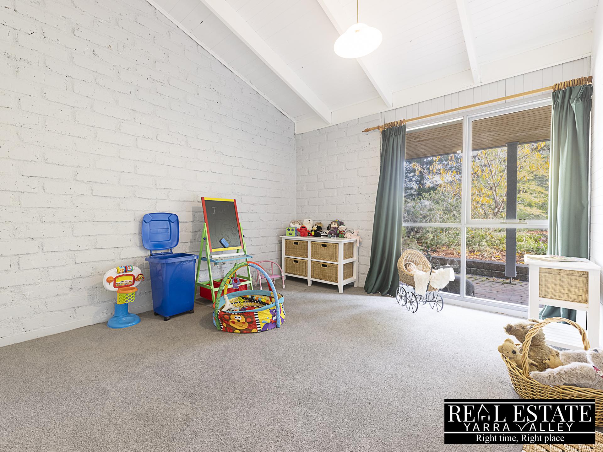 30 Hillcrest Grove, HEALESVILLE, VIC 3777 AUS