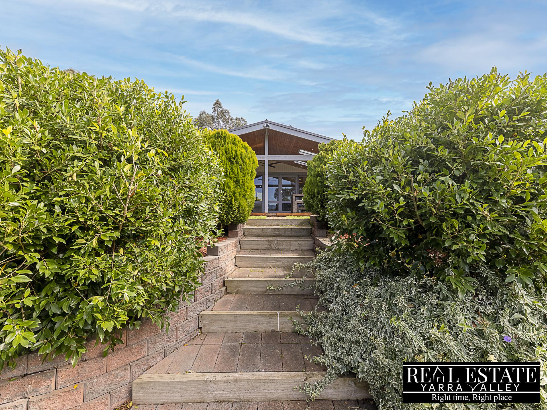 30 Hillcrest Grove, HEALESVILLE, VIC 3777 AUS