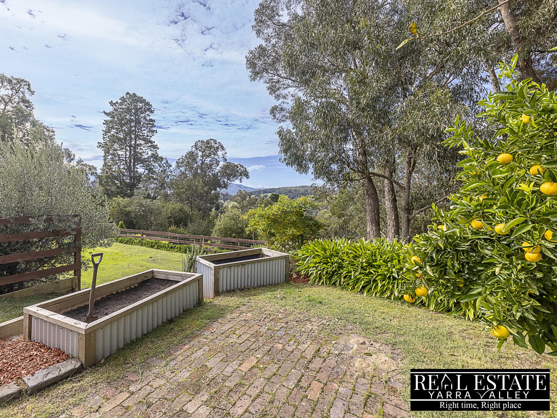 30 Hillcrest Grove, HEALESVILLE, VIC 3777 AUS