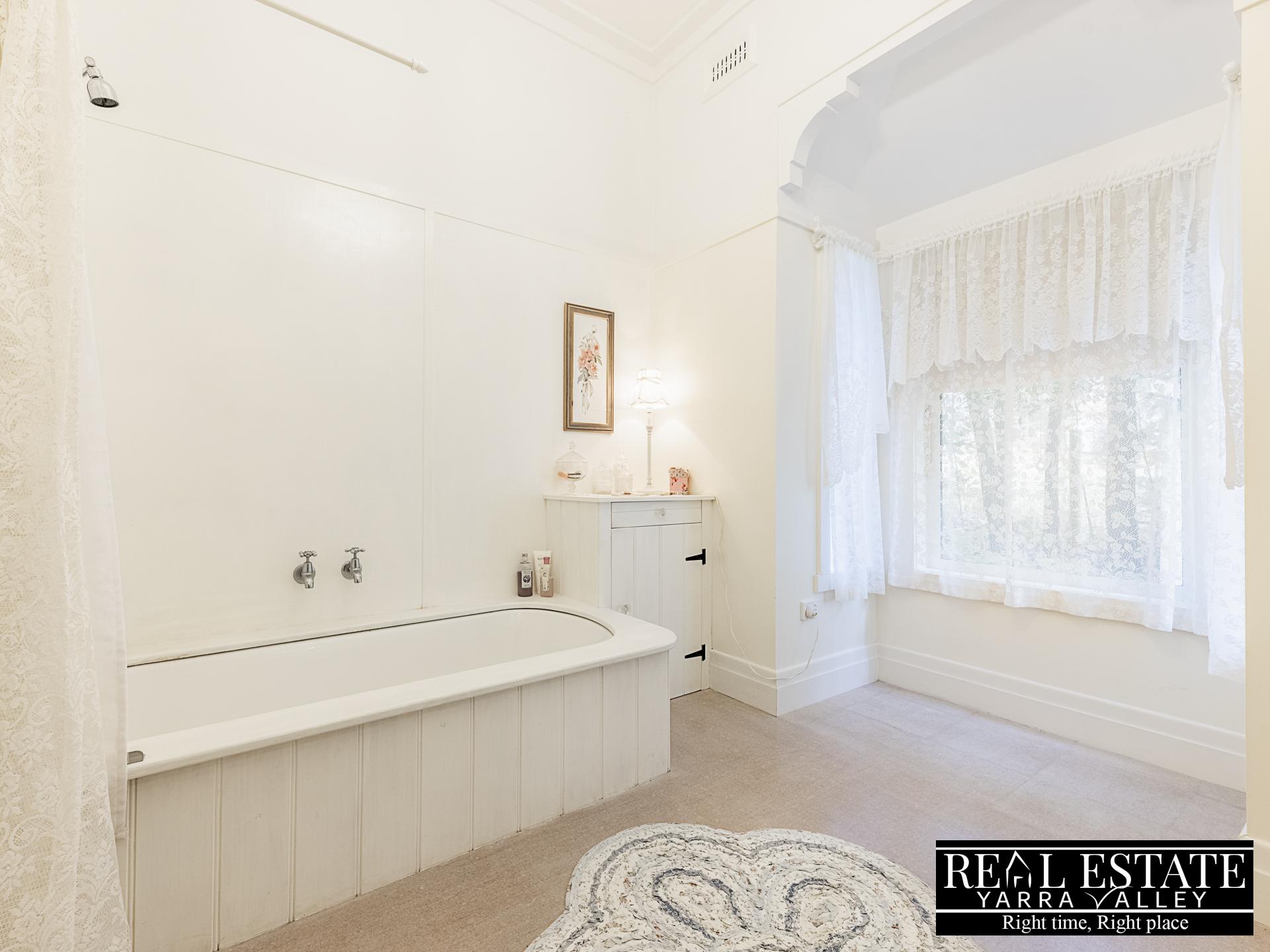 16 Barton Avenue, MARYSVILLE, VIC 3779 AUS