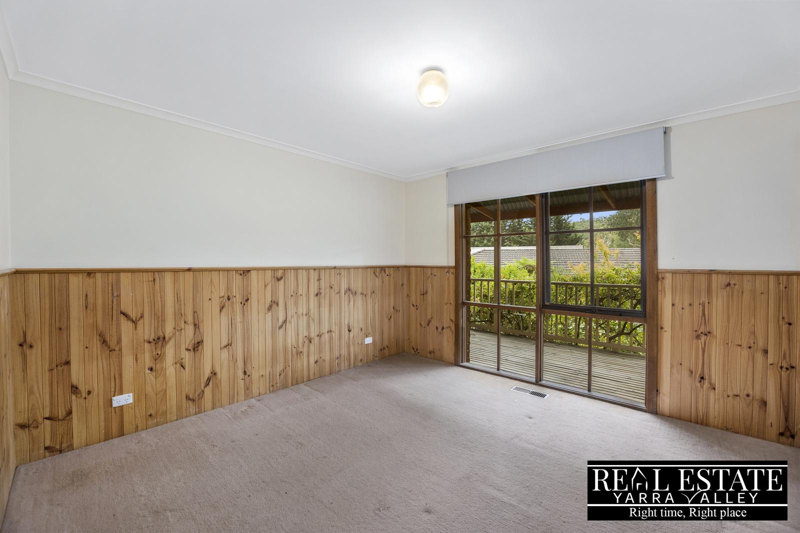 8 Swiss Chalet Road, BADGER CREEK, VIC 3777 AUS