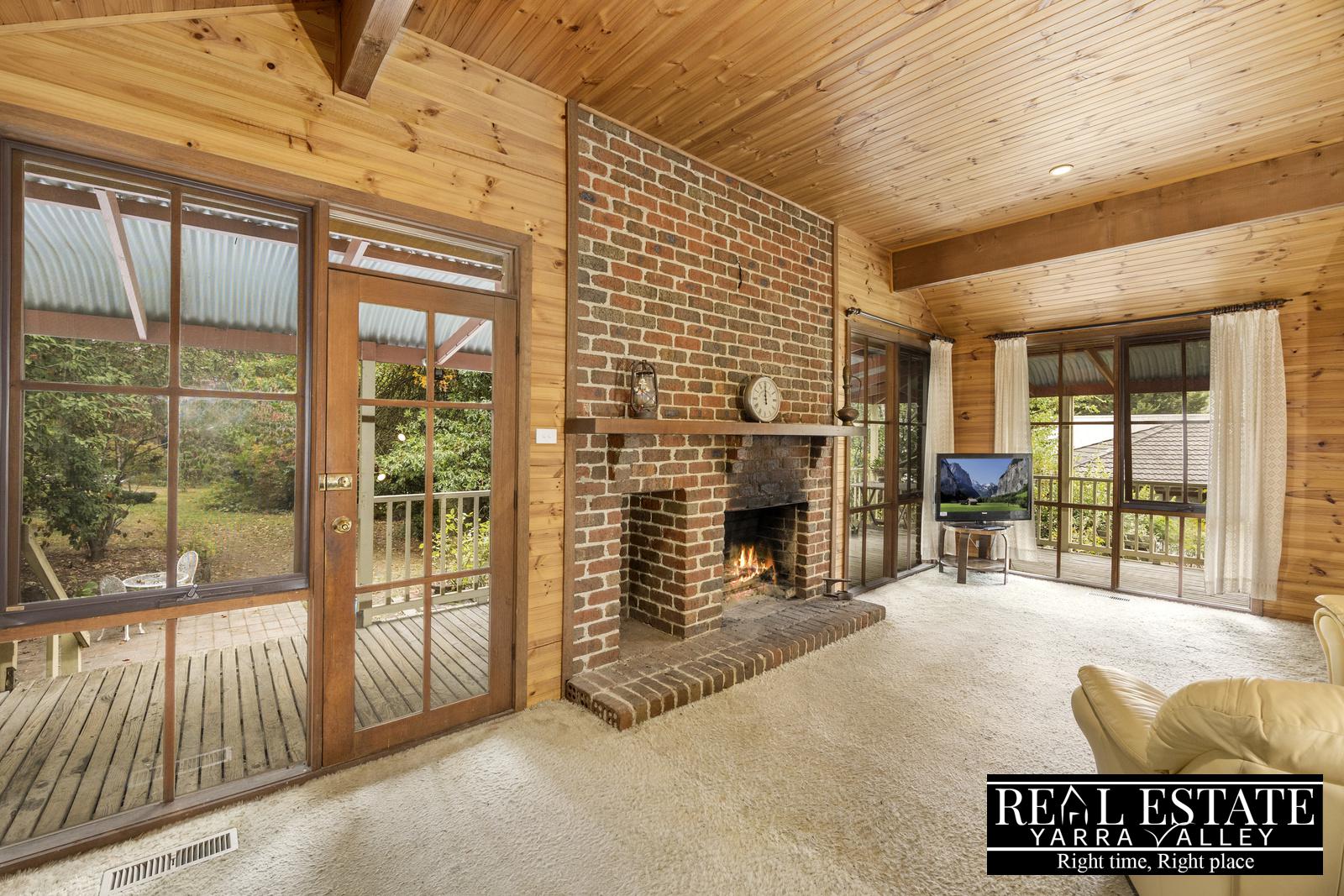 8 Swiss Chalet Road, BADGER CREEK, VIC 3777 AUS