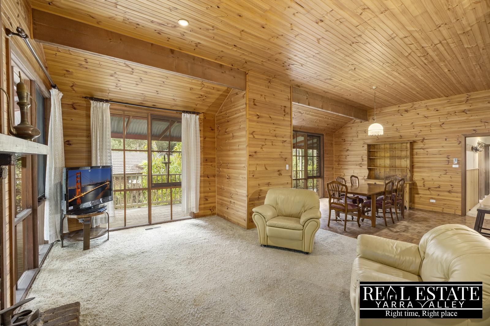 8 Swiss Chalet Road, BADGER CREEK, VIC 3777 AUS