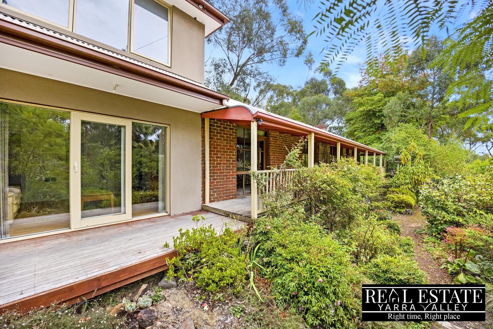 8 Swiss Chalet Road, BADGER CREEK, VIC 3777 AUS