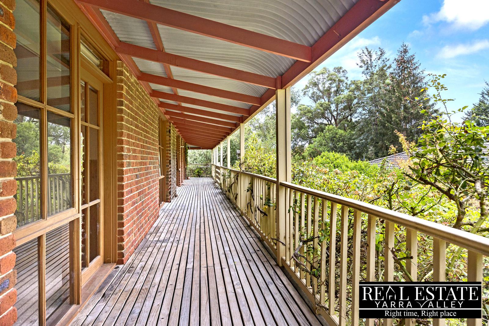 8 Swiss Chalet Road, BADGER CREEK, VIC 3777 AUS