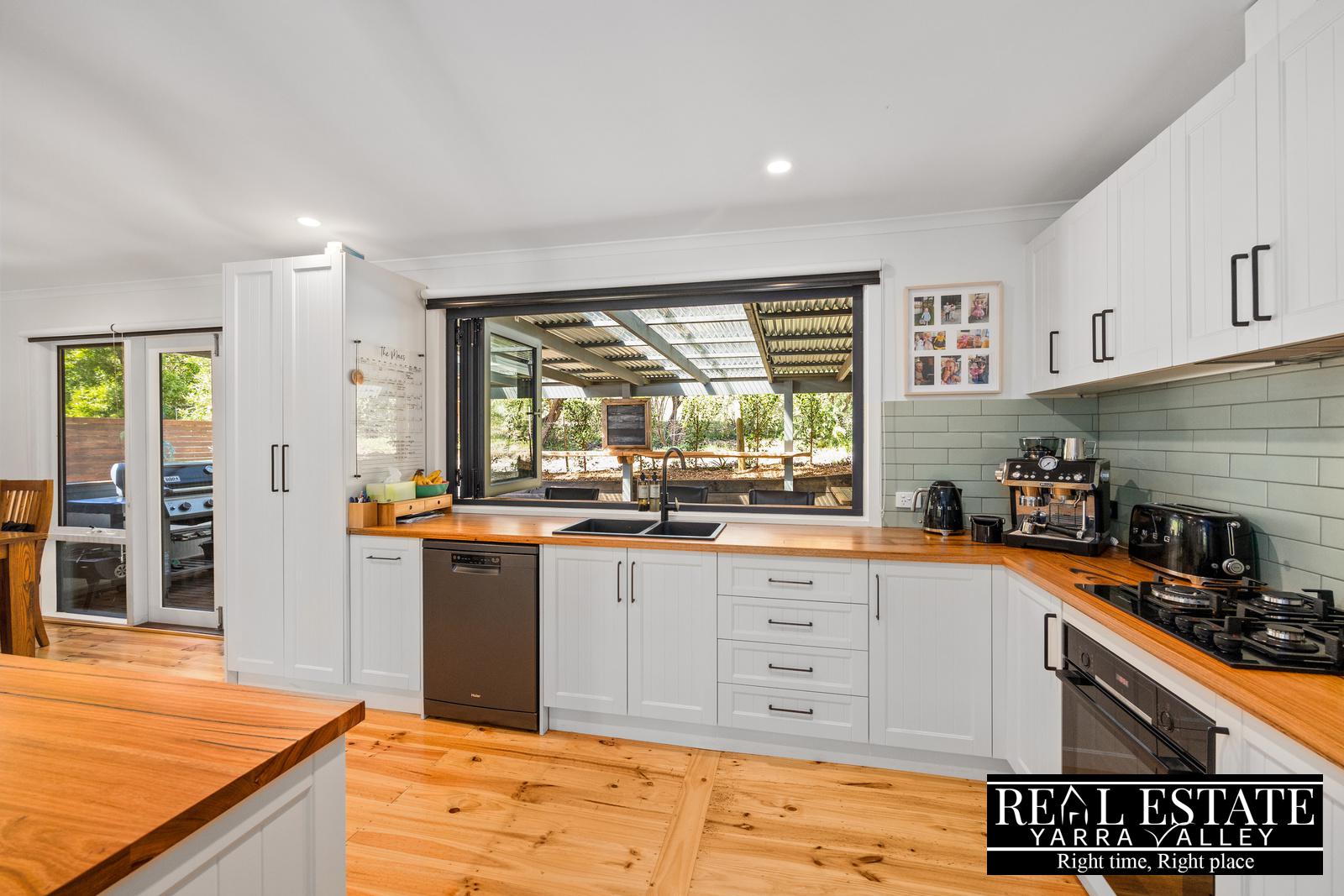 81 Chalet Road, BADGER CREEK, VIC 3777 AUS
