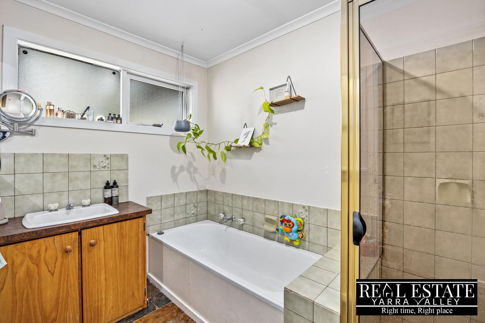 81 Chalet Road, BADGER CREEK, VIC 3777 AUS