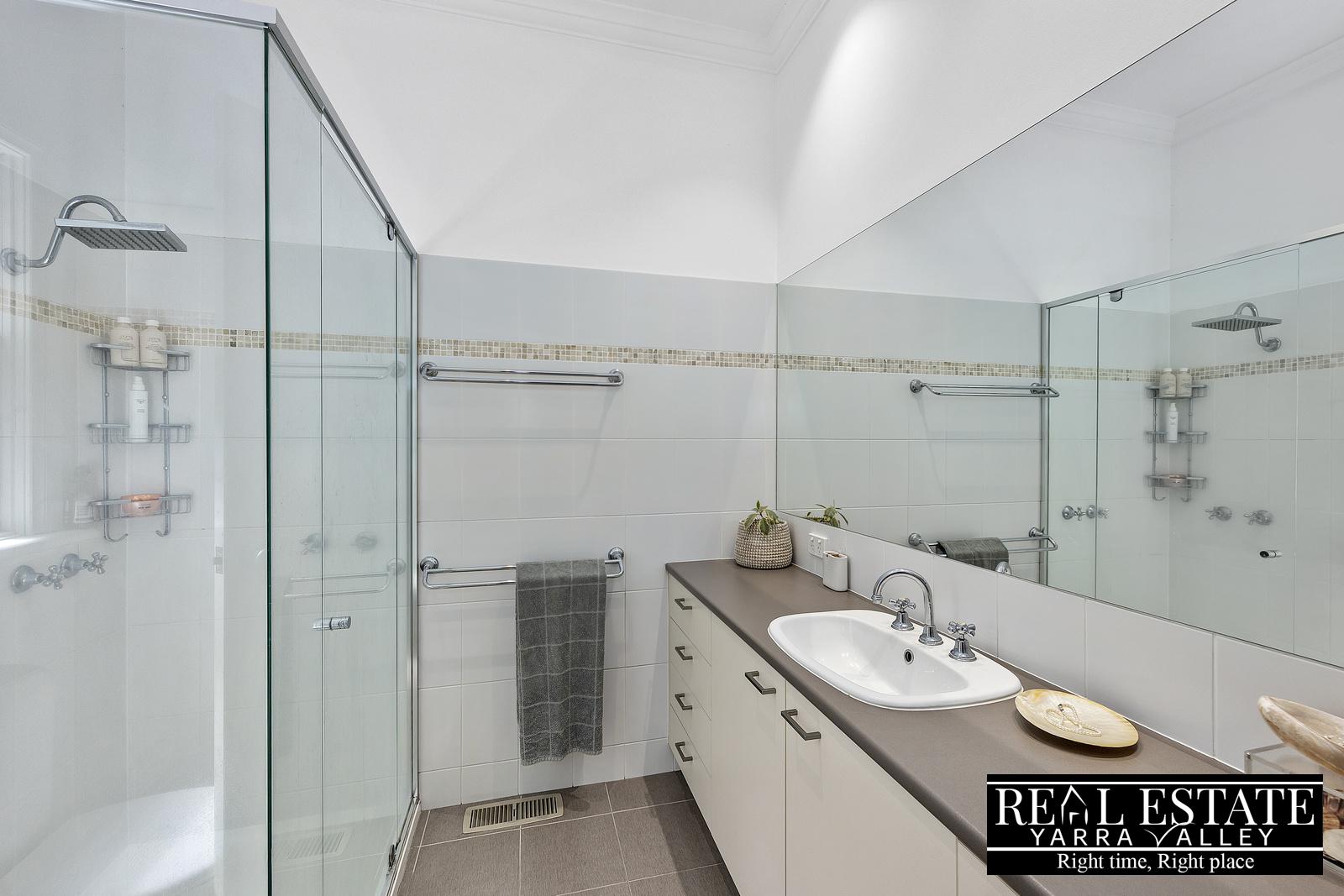 2 St Leonards Road, HEALESVILLE, VIC 3777 AUS