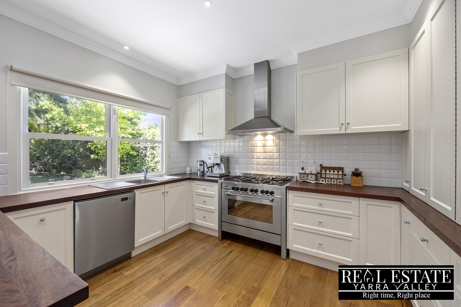 2 St Leonards Road, HEALESVILLE, VIC 3777 AUS