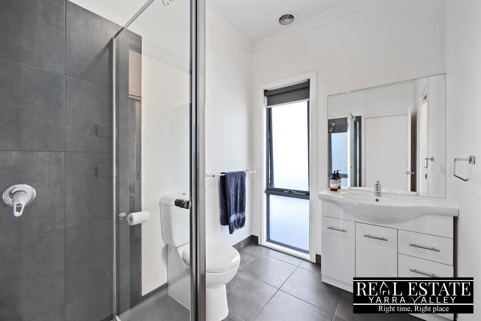8 Crestwood Place, YARRA JUNCTION, VIC 3797 AUS